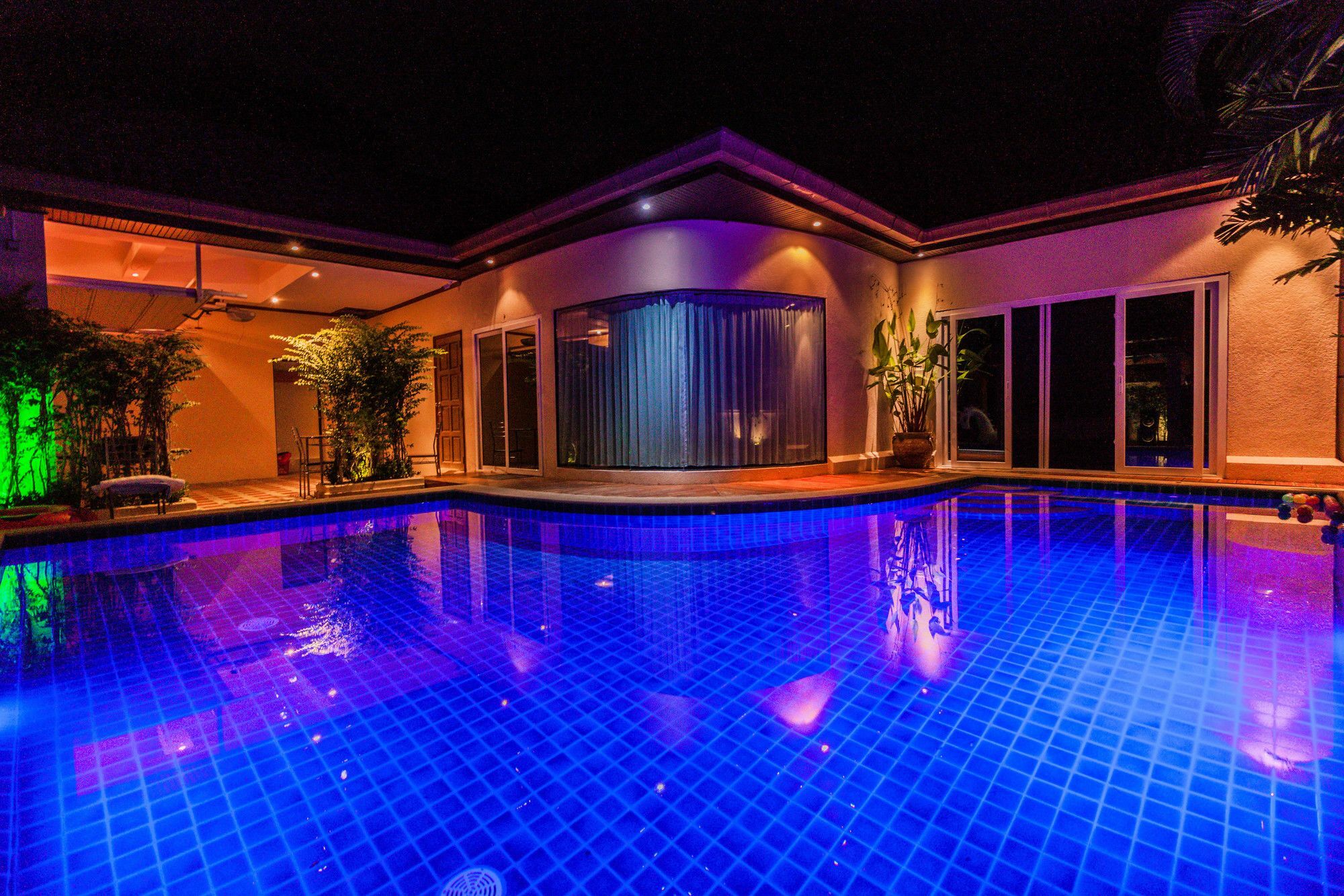 Cosy Beach Pool Villas By Pattaya Sunny Rentals Екстер'єр фото