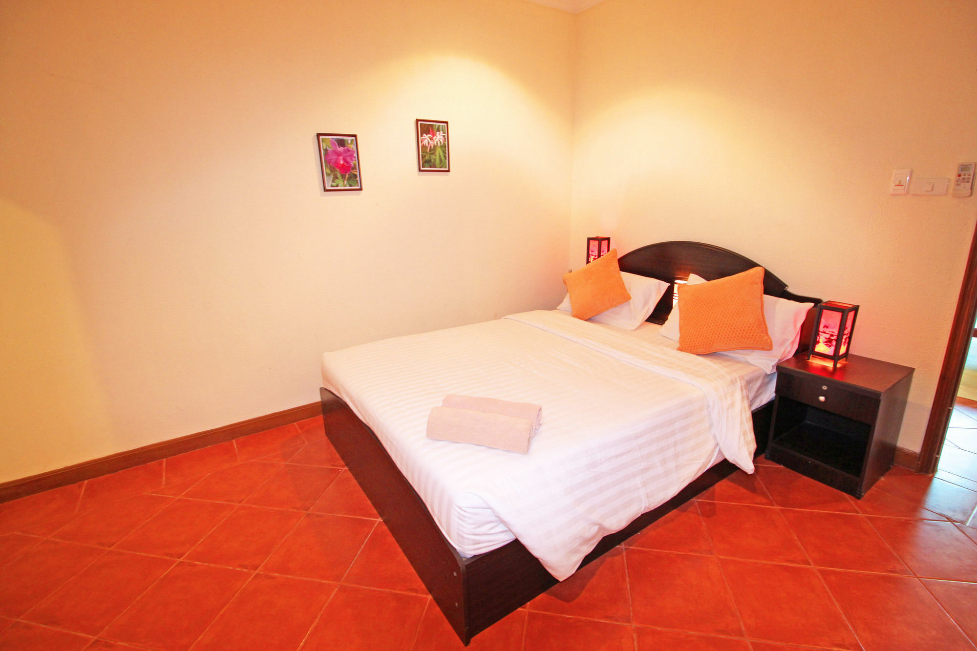 Cosy Beach Pool Villas By Pattaya Sunny Rentals Екстер'єр фото