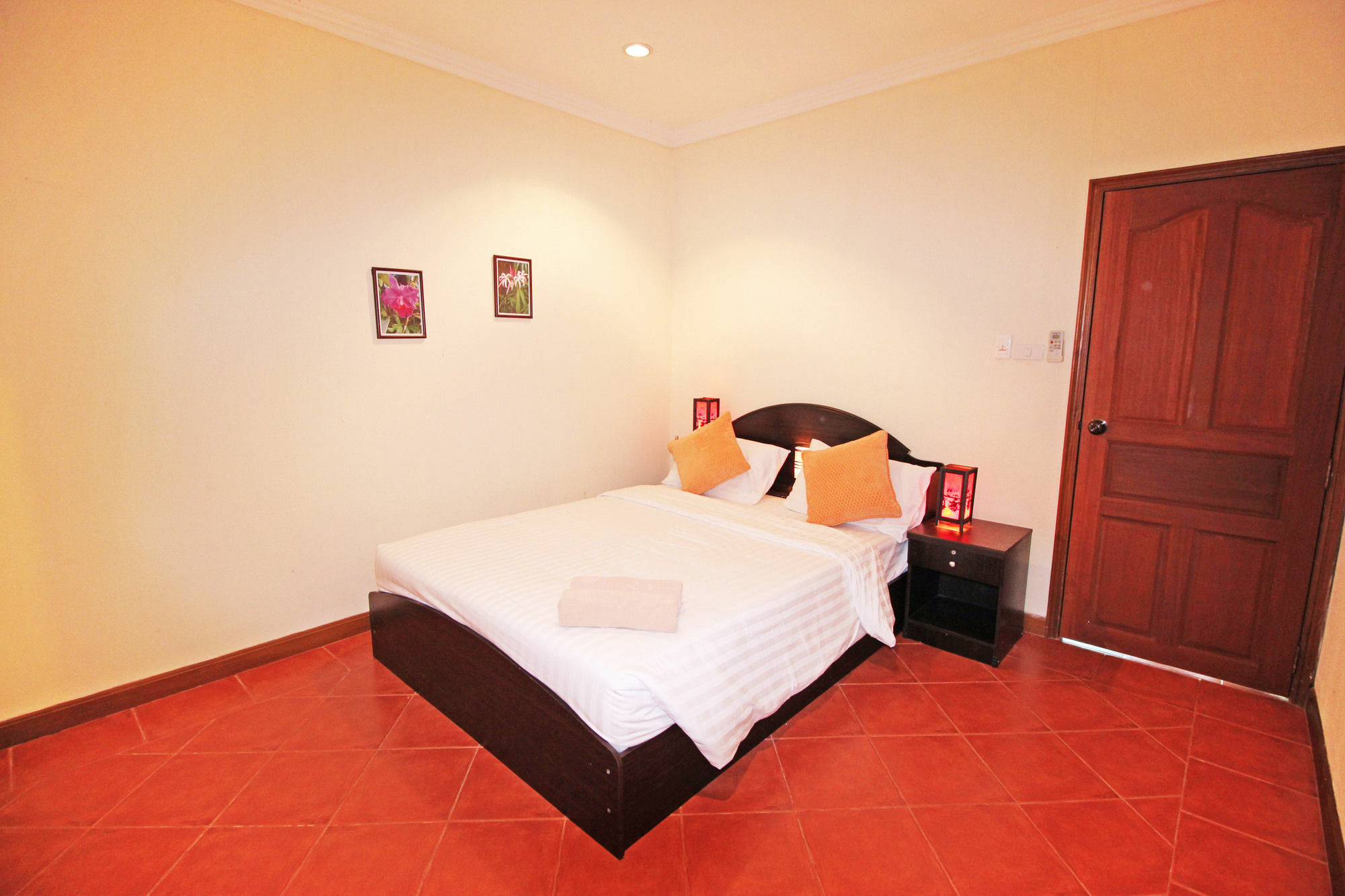 Cosy Beach Pool Villas By Pattaya Sunny Rentals Екстер'єр фото