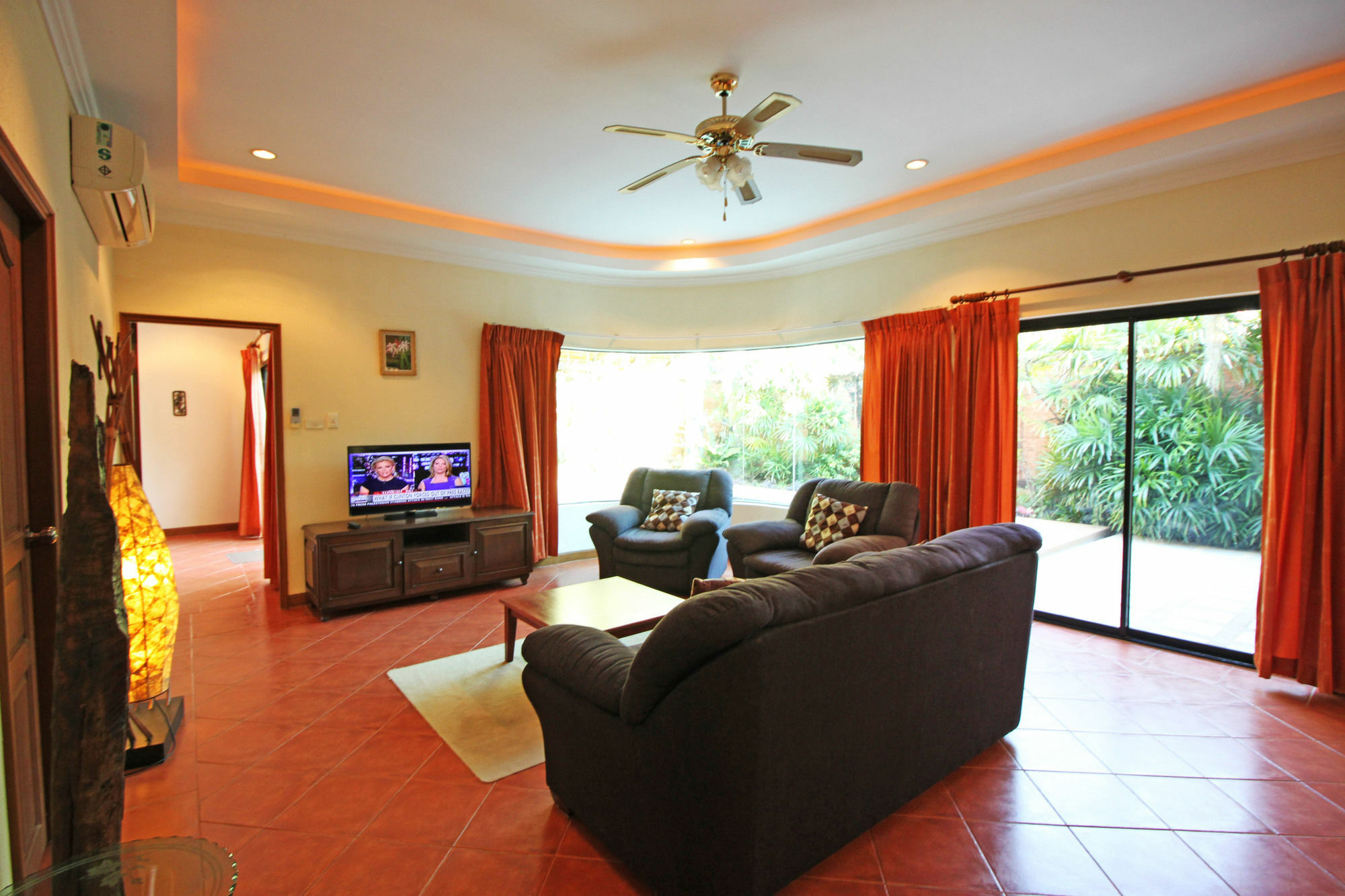 Cosy Beach Pool Villas By Pattaya Sunny Rentals Екстер'єр фото
