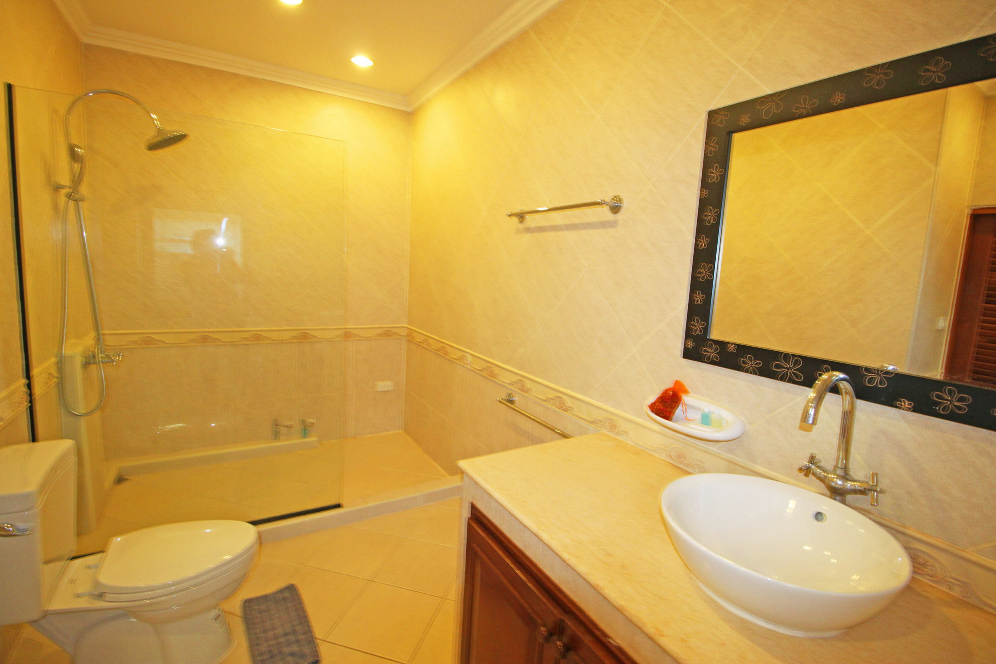 Cosy Beach Pool Villas By Pattaya Sunny Rentals Екстер'єр фото