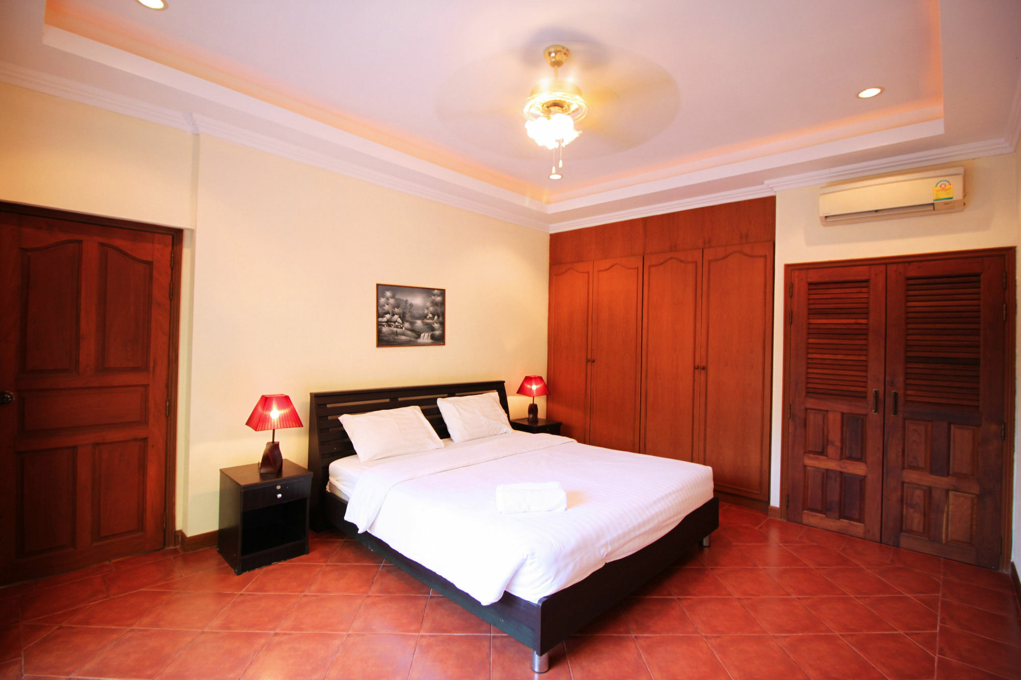 Cosy Beach Pool Villas By Pattaya Sunny Rentals Екстер'єр фото